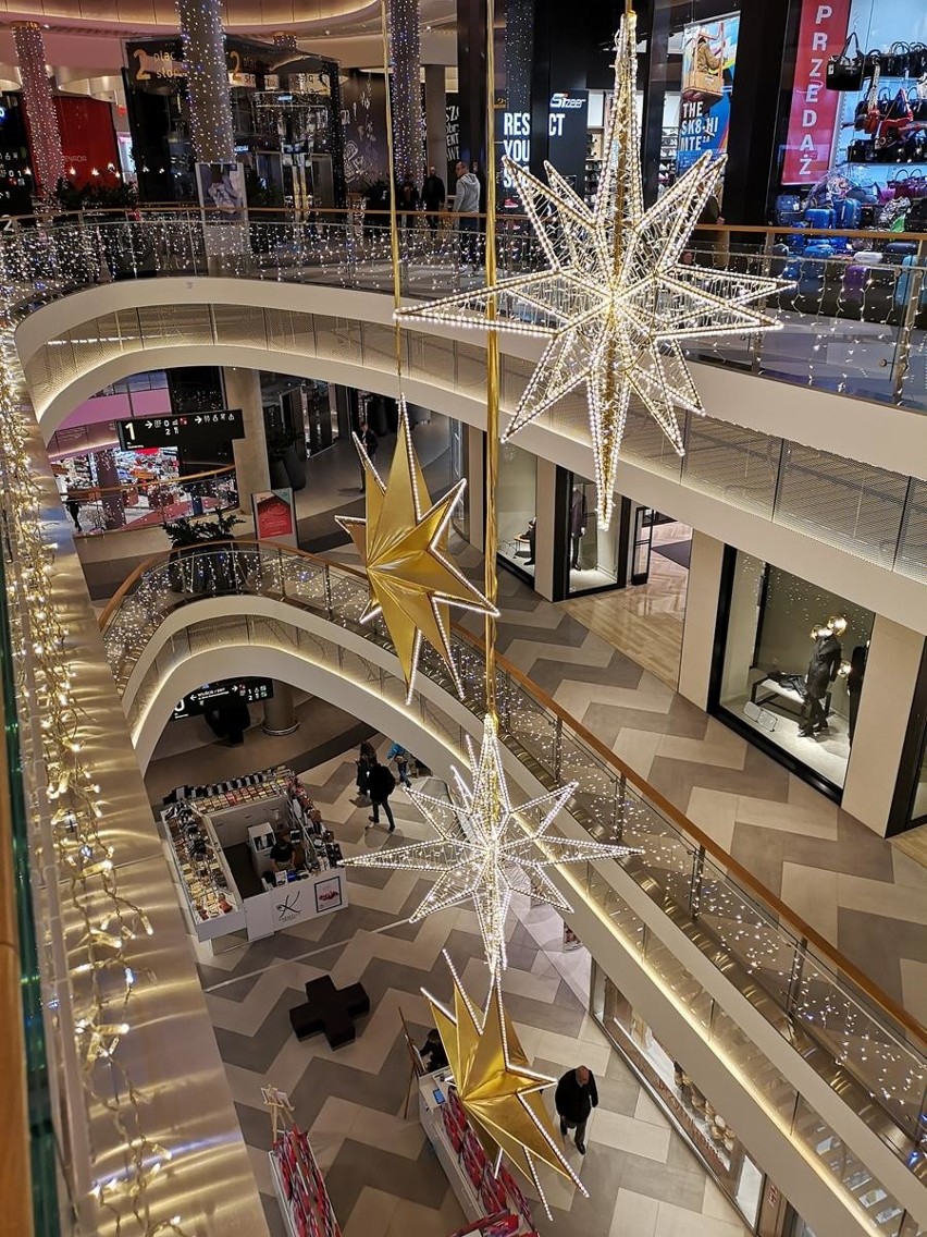 Kraków. Iluminacje bożonarodzeniowe w galeriach handlowych w połowie listopada [ZDJĘCIA]