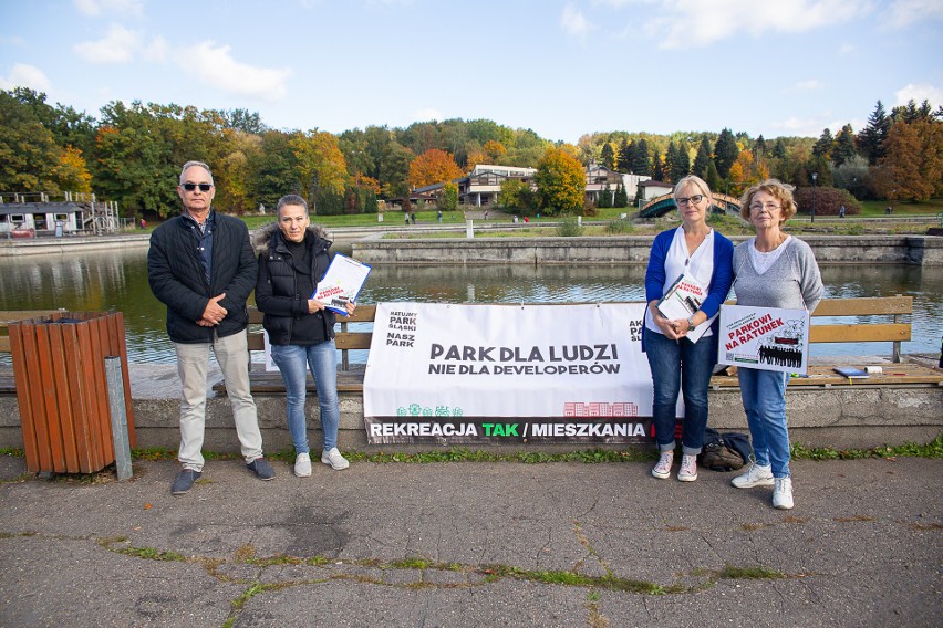 Społecznicy skupieni wokół Stowarzyszenia Nasz Park zbierają...