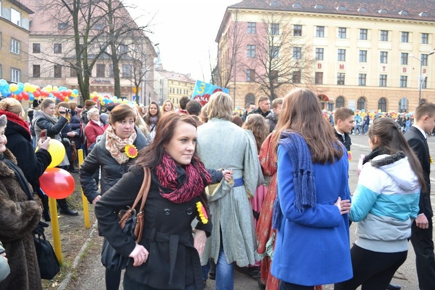 Studniówka 2014. Polonez Maturzystów w Zabrzu