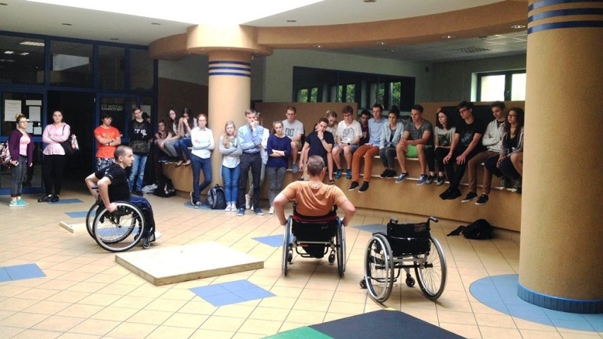 Bielsko-Biała: uczniowie sprawdzili, jak to jest być niepełnosprawnym