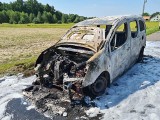 Małec. Pożar samochodu osobowego na drodze powiatowej pod Dąbrową Tarnowską. Z ogniem walczyli strażacy