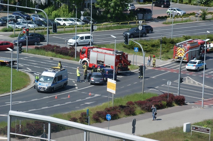 Wypadek na średnicówce w Toruniu. Utrudnienia w ruchu