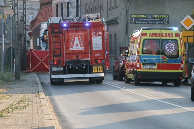 Z uwagi na rozległe obrażenia mężczyzny strażacy odstąpili od udzielania kwalifikowanej pierwszej pomocy