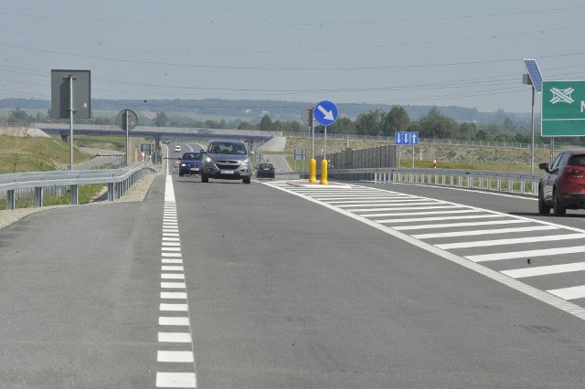 S19 Rzeszów-Sokołów Młp. to fragmentami droga z 3 pasami ruchu.