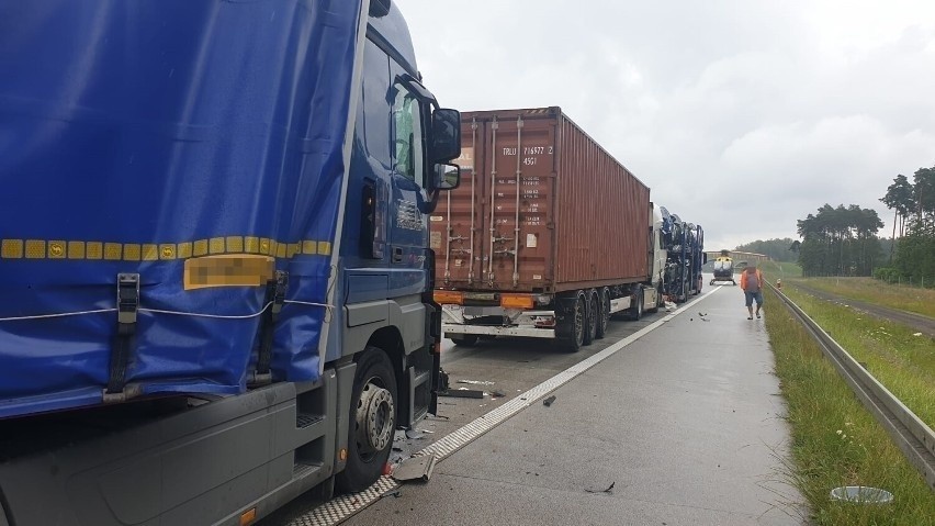 W wypadku ciężarówek pod Radomskiem zginęła młoda druhna OSP Rymanów. Wypadek na A1