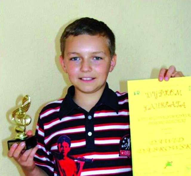 Uczeń PSM w Łomży Dawid Dąbrowski po raz kolejny nie zawiódł i z prestiżowego konkursu wrócił ze statuetką