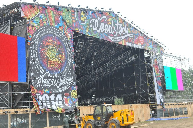 Duża scena Przystanku Woodstock 2014 należy do najbardziej kolorowych w ostatnich latach.