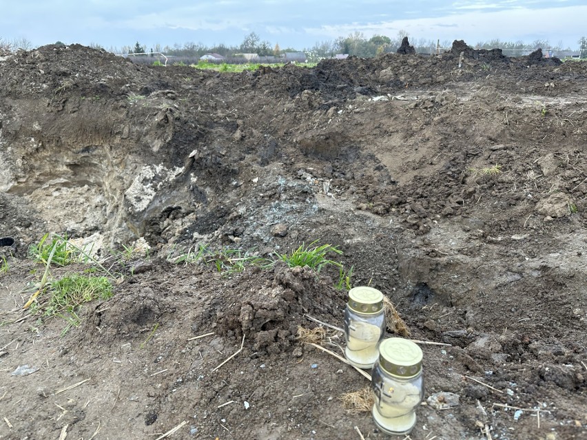 Miejsce odkopanego bombowca i ludzkich szczątków
