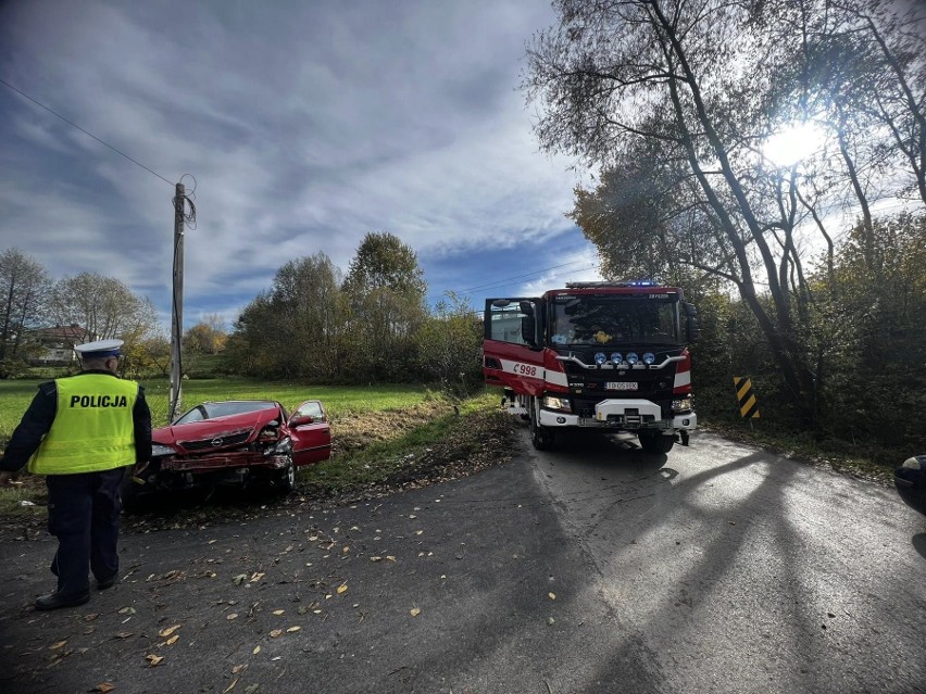 Wypadek w Suchowoli. Opel uderzył w wiadukt kolejowy