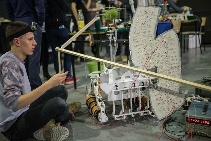 Politechnika Białostocka organizuje szóstą edycję konkursu "Niesamowita maszyna". Do wygrania są pieniądze i indeksy na studia