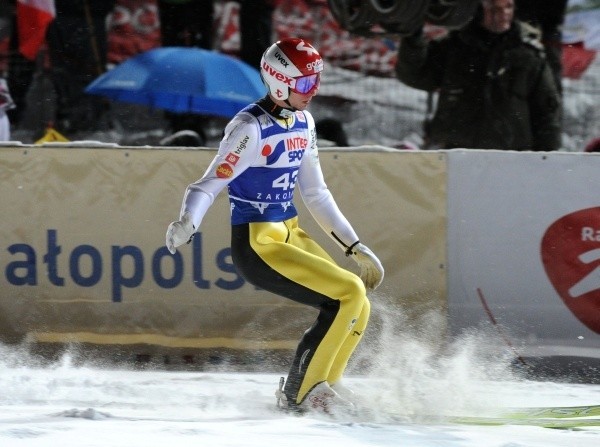 Kamil Stoch wygrywa w piątek Puchar Świata...