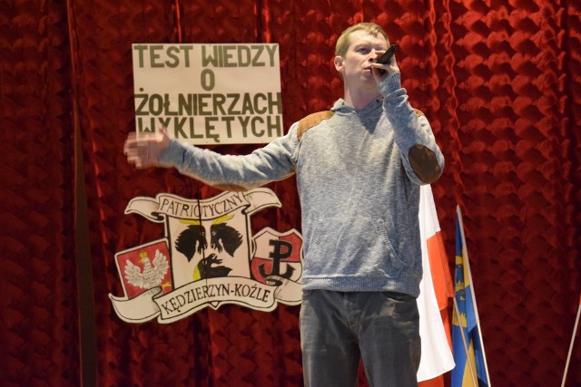 Tadeusz Polkowski "Tadek" na koncercie w ZS nr 3.
