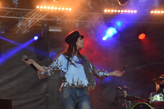 Sylwia Grzeszczak  dała w Starachowicach znakomity koncert, na który przyjechali także jej fani spoza naszego powiatu.