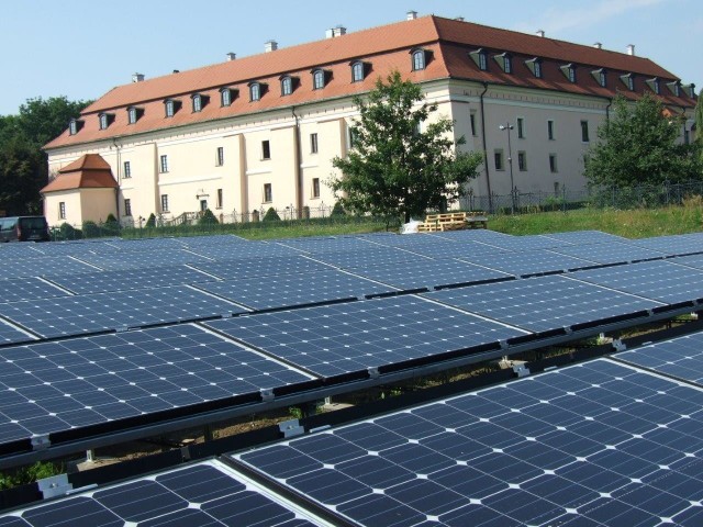 To drugi niepołomicki wielki ekoprojekt. W ramach pierwszego zainstalowano m.in. farmę fotowoltaiczną przy zamku