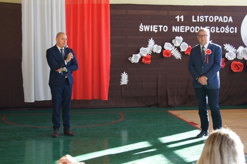 Obchody święta Niepodległości w Szkole Podstawowej w Słupi....