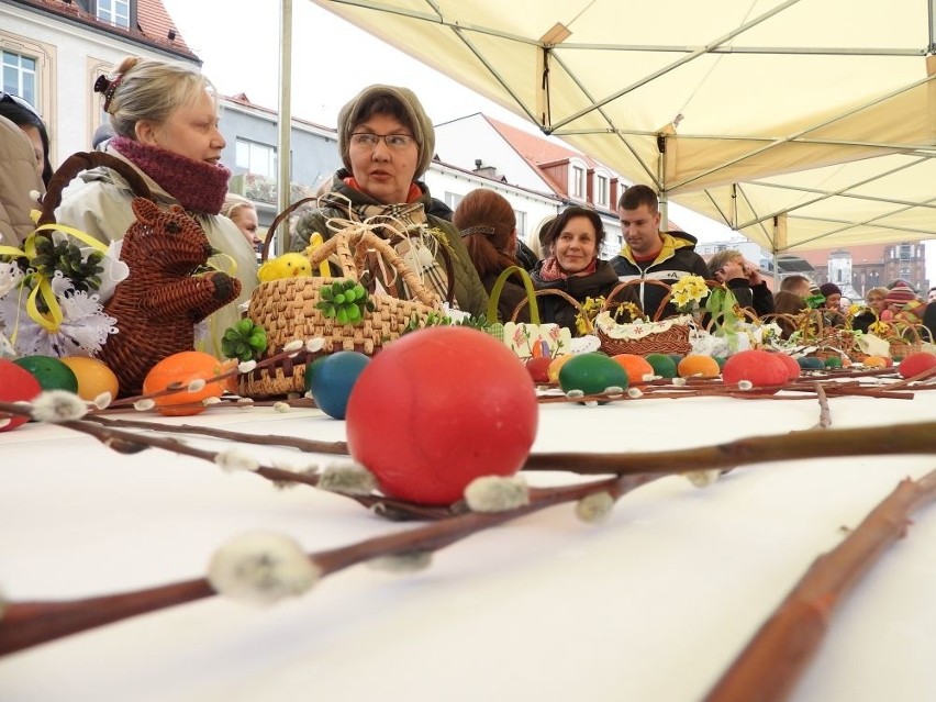 Święcenie pokarmów wielkanocnych na Rynku Kościuszki