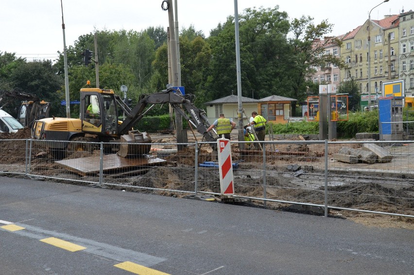 Wrocław: Zmiany na Wyszyńskiego. Jeździmy drugą stroną jezdni (ZDJĘCIA)