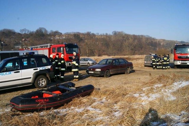 Zaginionych mężczyzn poszukiwały cztery zastępy straży z Nowego, Świecia, Warlubia i Osia.