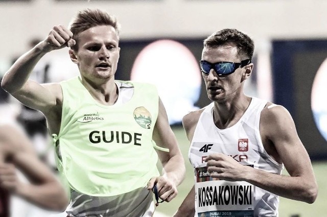 Kielczanin Aleksander Kossakowski razem z przewodnikiem Krzysztofem Wasilewskim zdobył brązowy medal w biegu 1500 metrów podczas paralekkoatletycznych mistrzostw świata w Dubaju.
