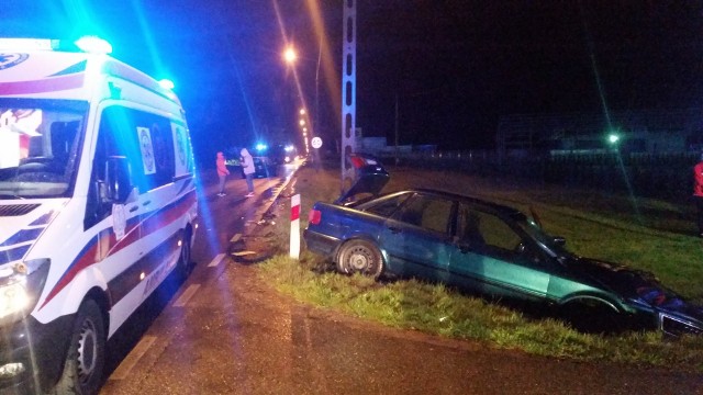 Na drodze wojewódzkiej nr 664 Augustów - Raczki doszło do wypadku drogowego, w którym uczestniczyły dwa pojazdy osobowe.