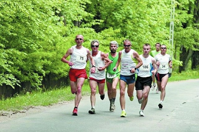 Półmaraton Hajnowski ma dobrą opinię wśród startujących w nim zawodników. Nic dziwnego, że z roku na rok liczba chętnych do walki o medale rośnie.