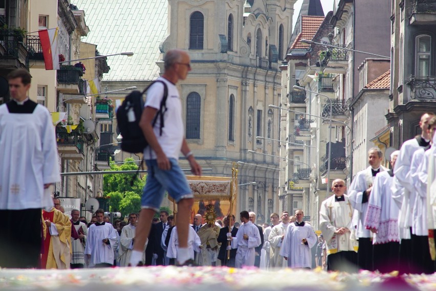 Procesja Bożego Ciała na ulicach Poznania