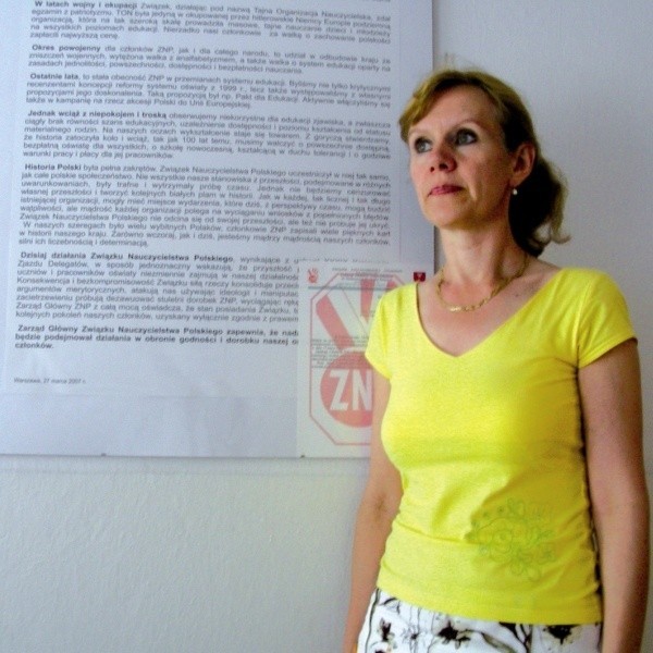 Alina Pytel, prezes oddziału Związku Nauczycielstwa Polskiego w Hajnówce, twierdzi, że protesty i żądania ZNP, to bój o godność nauczycieli