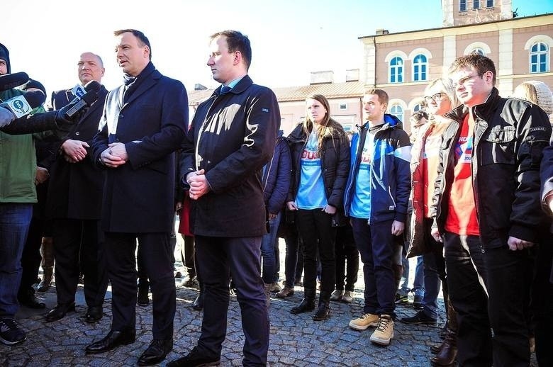 Kandydat na prezydenta RP spotkał się z mieszkańcami w...