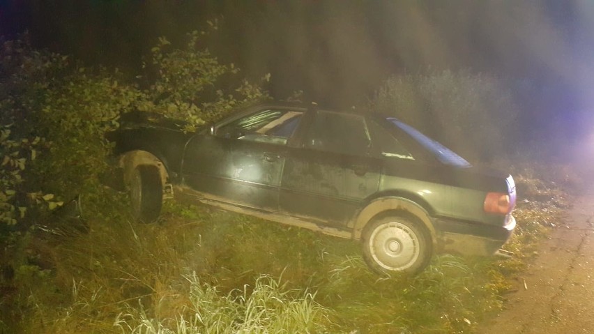 Chojniki. Audi uderzyło w drzewo. W środku było dwóch pijanych mężczyzn 