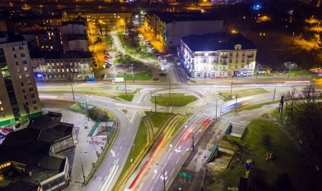 Kwarantanna i koronawirus spowodował, że Sosnowiec jest opustoszały.Zobacz kolejne zdjęcia. Przesuwaj zdjęcia w prawo - naciśnij strzałkę lub przycisk NASTĘPNE