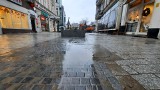 Deszcz obnaża fuszerkę na deptaku w Gorzowie. Będą poprawki na Hawelańskiej