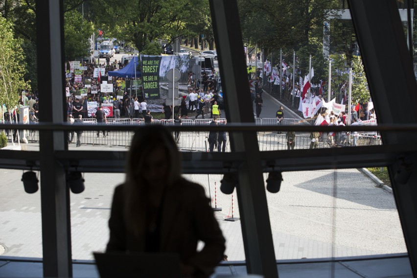 Sesja UNESCO odbyła się w cieniu protestów