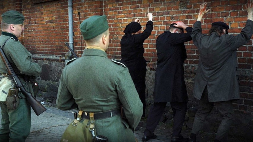 Kadr z filmu dokumentalnego o zbrodni w Szpęgawsku, który...
