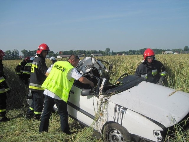 Samochodem jechała 33-letnia bydgoszczanka wraz z mężem i trójką dzieci: chłopcami w wieku 7 lat i rok oraz 6-letnią córką