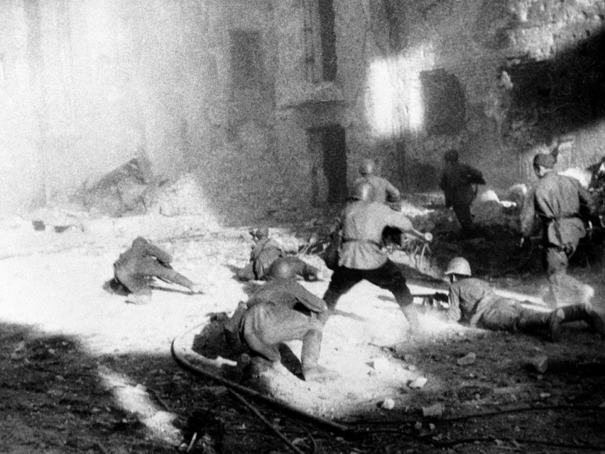 Sowieccy żołnierze w czasie bitwy pod Stalingradem