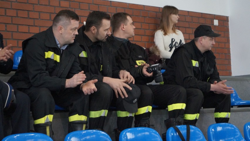 Strażacy grają dla chorego Maksia! Turniej charytatywny trwa