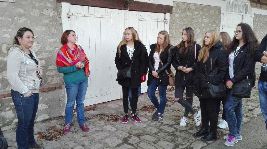 Młodzież z gminy Szydłowiec gościła we Francji. Wróciła tuż przed zamachami w Paryżu!