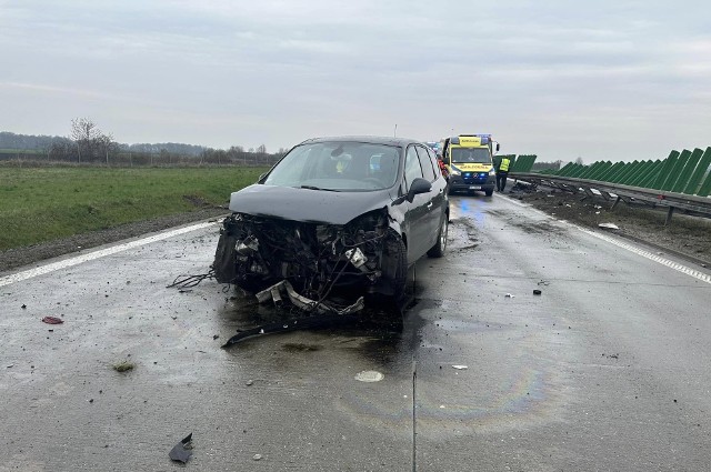 Wypadek na autostradzie A4 (111. km) z udziałem trzech pojazdów. 9 kwietnia 2023 r.