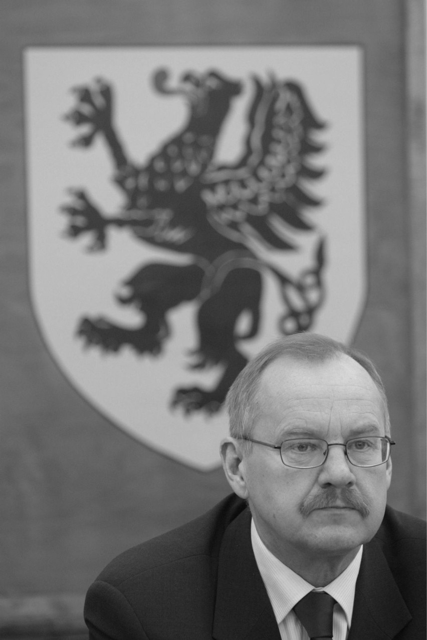 Profesor Brunon Synak nie żyje.