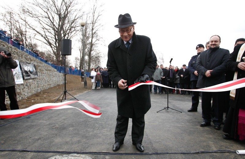 Tunel pod zaporą w Rzeszowie otwarty...