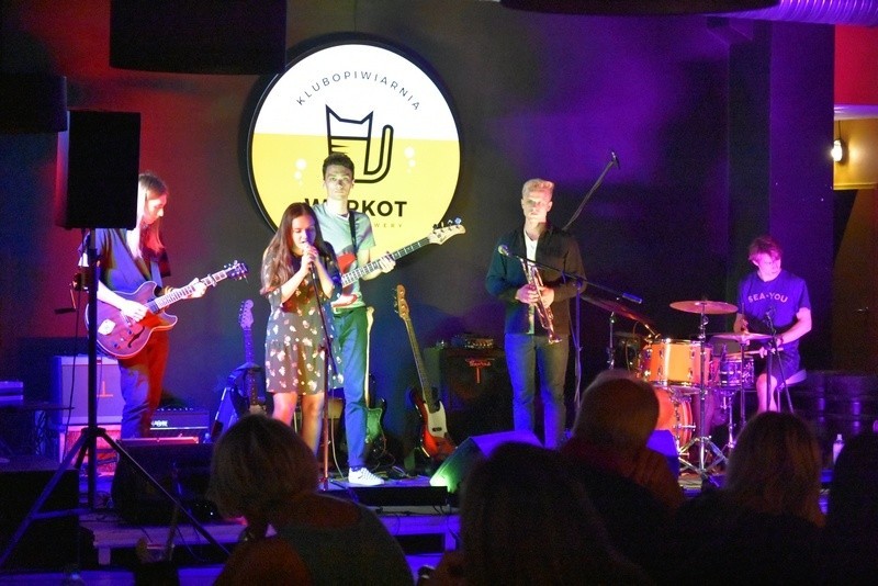 Songwriter Łódź Festival tym razem pod dachem. Na spokojnie Heima, przebojowo Sonbird [ZDJĘCIA, FILM]