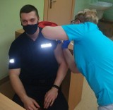 Bytowscy policjanci szczepią się przeciw COVID-19