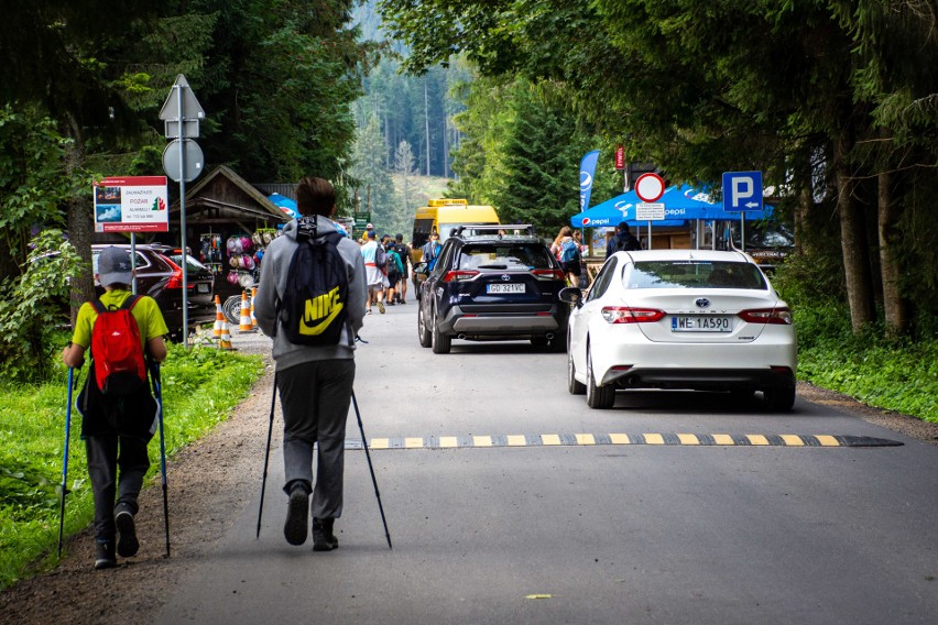 Ostatni weekend wakacji na Podhalu nie rozczarował górali. Zakopane i Tatry pękają w szwach...