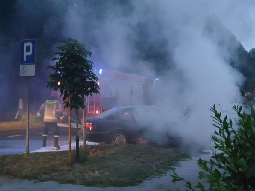 Do pożaru BMW doszło na ulicy Grunwaldzkiej w Białogardzie.