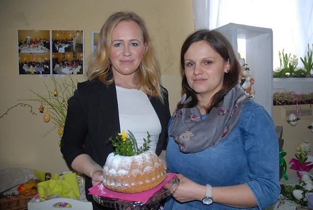 Zwycięską babę upiekły Justyna Derlat i Ewa Karwowska z sołectwa Krążkowo.