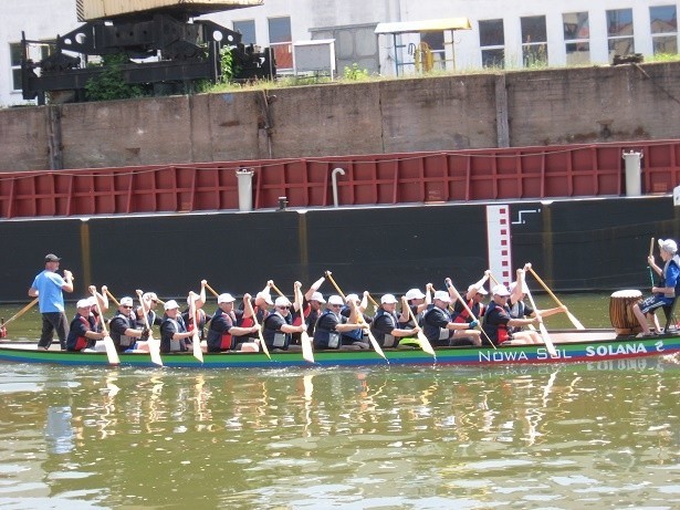 Święto Solan w Nowej Soli. Wyścig smoczych łodzi na Odrze (zdjęcia)