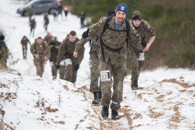 8. Ćwierćmaraton Komandosa w Słupsku odbył się w sobotę, 22 stycznia i na pewno zostanie zapamiętany jako wyjątkowy. Wystartowała w nim rekordowa liczba uczestników – ze zgłoszonych 313 zawodników na starcie pojawiło się 273, czyli ponad dwa razy więcej niż w poprzedniej edycji.