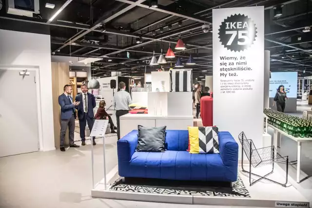 Ikea City, sklep w galerii Blue City w Warszawie to nowatorski koncept sklepów. Towar możemy zamówić on line, a w sklepie tylko obejrzeć