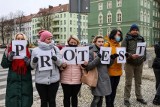 Ponad 300 pracowników Miejskiego Ośrodka Pomocy Rodzinie w Szczecinie ponownie nie stawiło się do pracy. To ciąg dalszy protestu