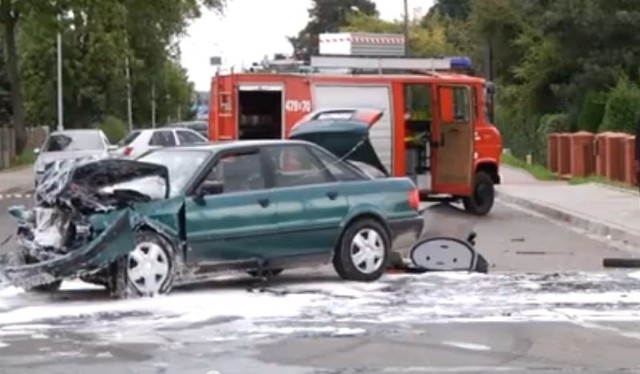 Do wypadku doszło o godz. 12.15 na ul. Warszawskiej w Praszce, będącej fragmentem drogi krajowej nr 42